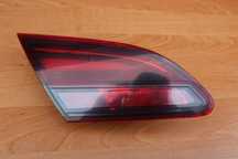 LAMPA LED CIEMNA W KLAPĘ LEWA TYLNA OPEL ASTRA J GTC 3 DRZWI EUROPA 13281878