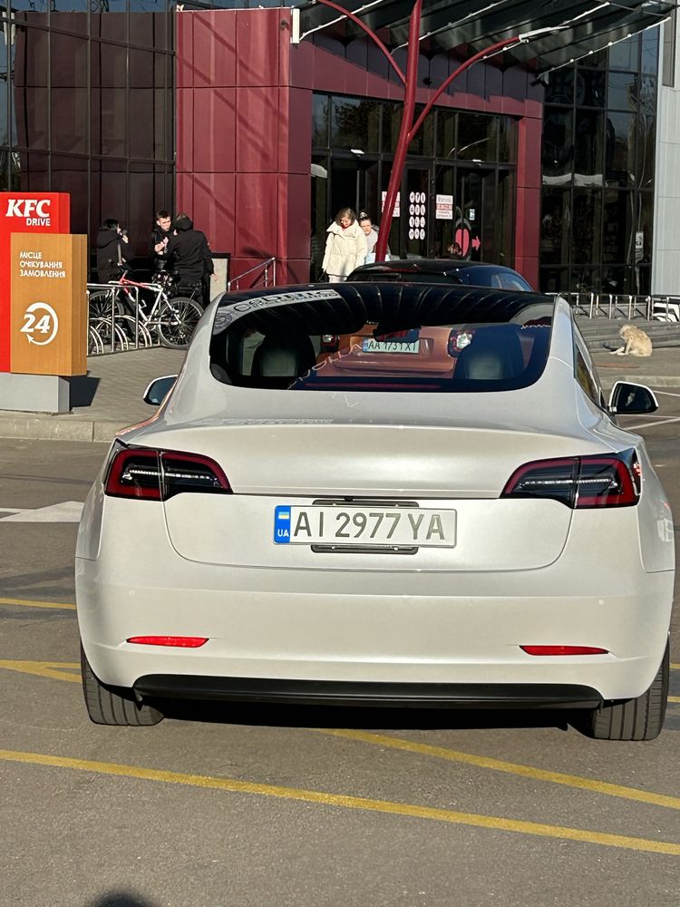 Tesla 3 Range Plus