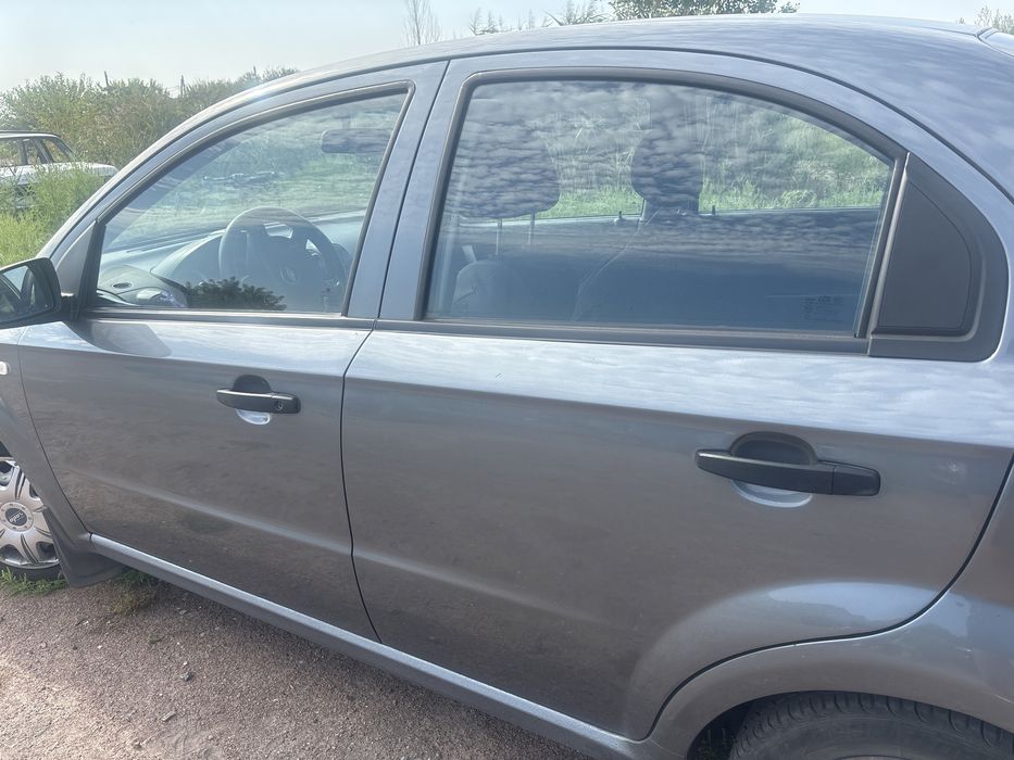 двері вибір кольору Chevrolet Aveo т 250