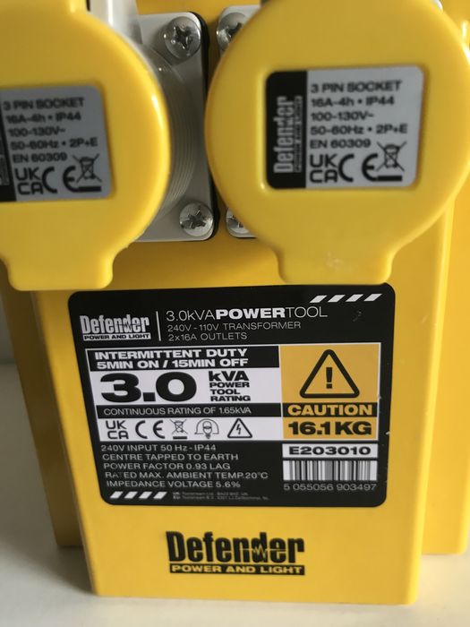 Трансформатор для електроінструментів Defender 3.0KVA, 2 розетки 16A