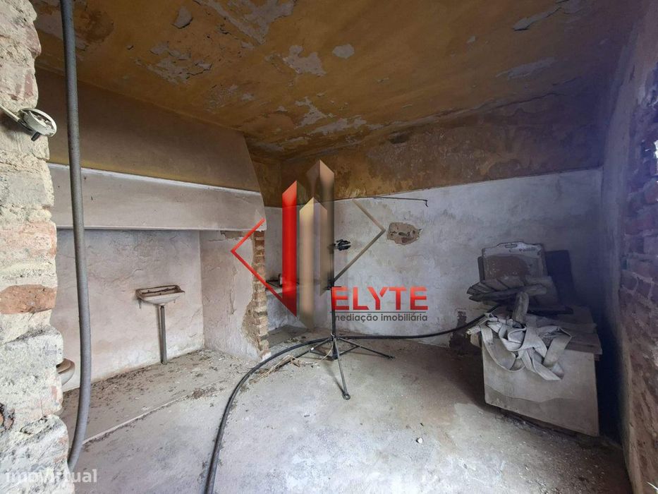 Moradia para recuperar em Almeirim