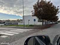 Terreno para MOradia 3 Frentes com Piscina