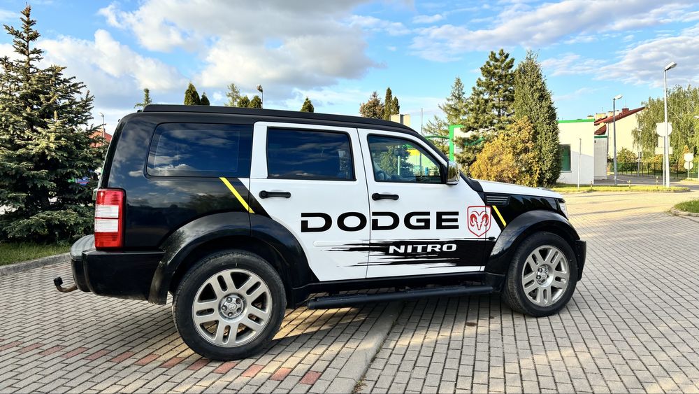 Dodge Nitro 4.0 bezyna super auto zamina na 7 osobowego