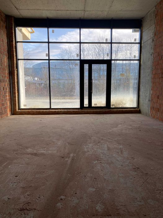 Оренда 60м2, 1 рік - 1грн., 2 рік - 18000грн., вул. К. Мікльоша 20А.