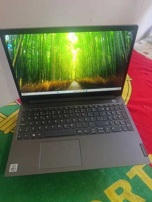Lenovo ThinkBook 15 - i3-1005G1  8GB DDR4  750GB SSD