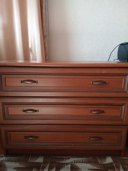 Комод та трюмо з дзеркалом