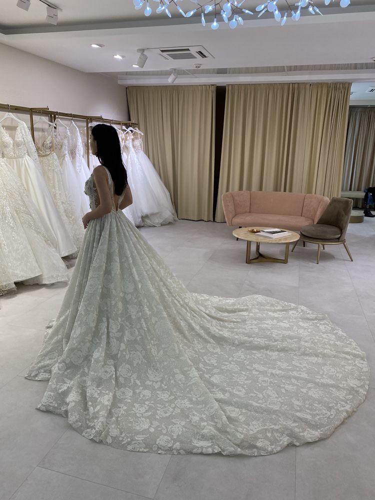 Продам свадебное платье mila nova