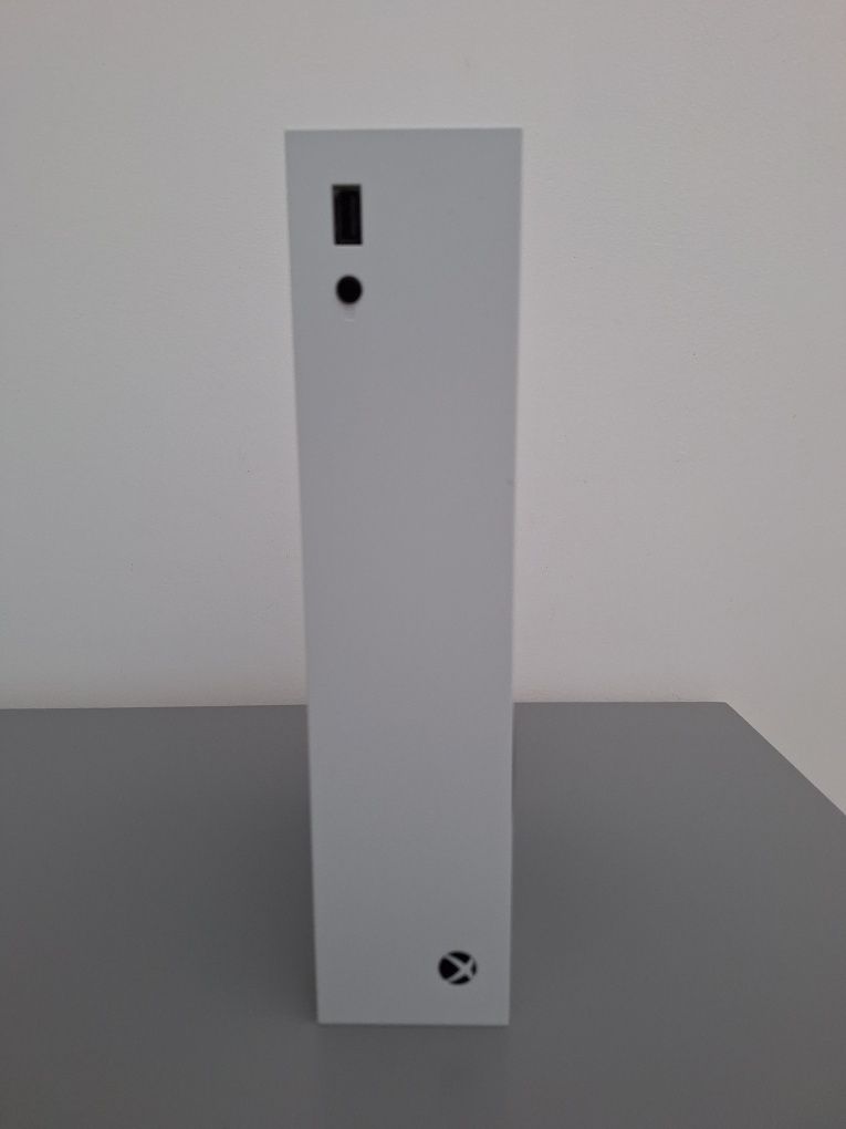 Xbox series S 512gb com 2 comandos