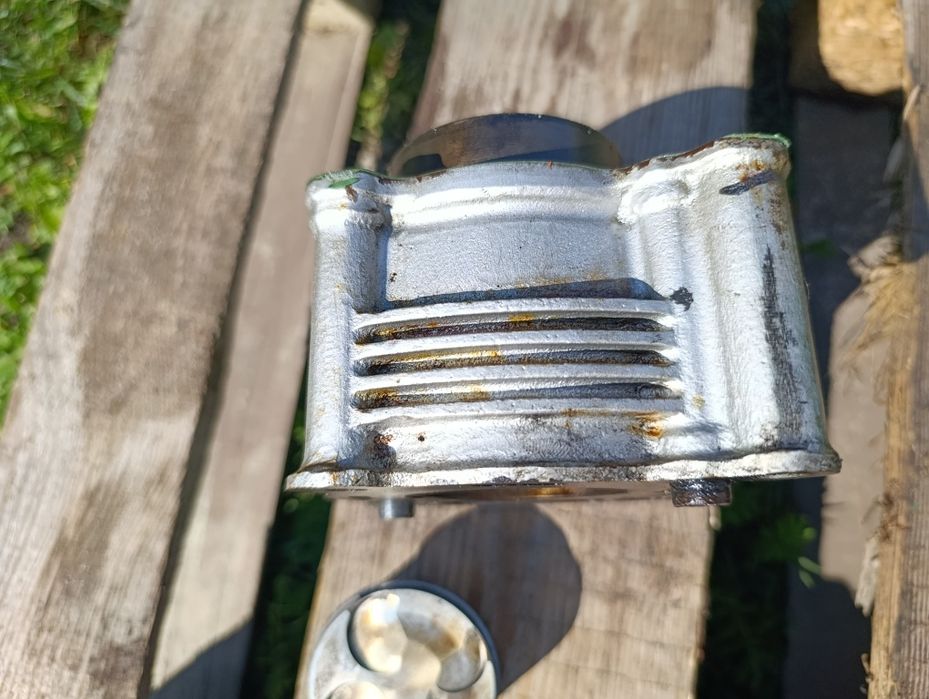 Cylinder Aprilia SX 125 18 – 21 r z tłokiem tuleja silnika części A4