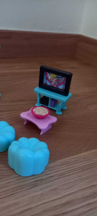 Conjunto Polly Pocket - 2 bonecas + roupas + acessórios