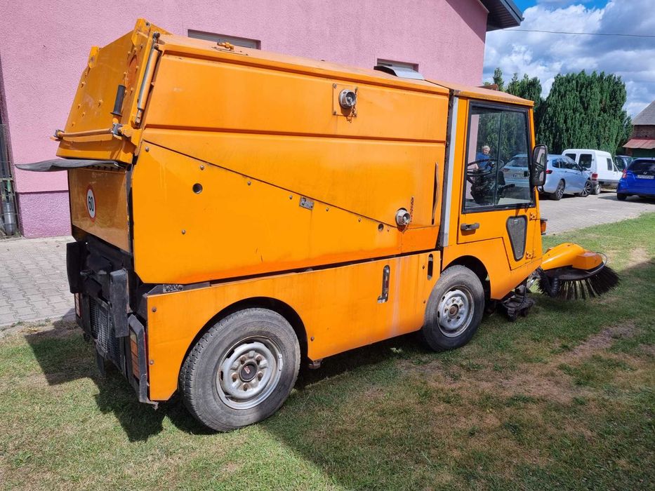 Maszyna do czyszczenia ulic (zamiatarka) PIETSCH K1500