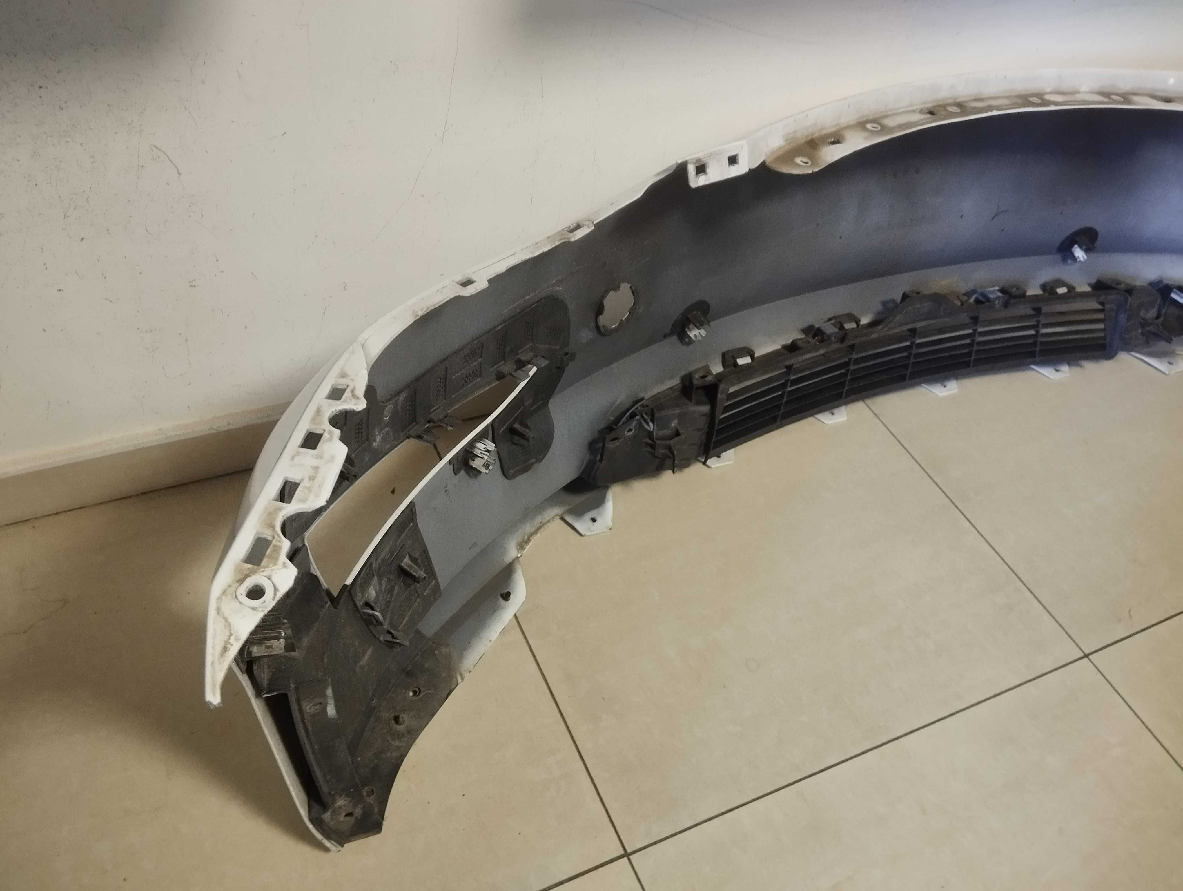 Бампер передній Tesla M3 Model 3  2019 2020 2021 2022 2023