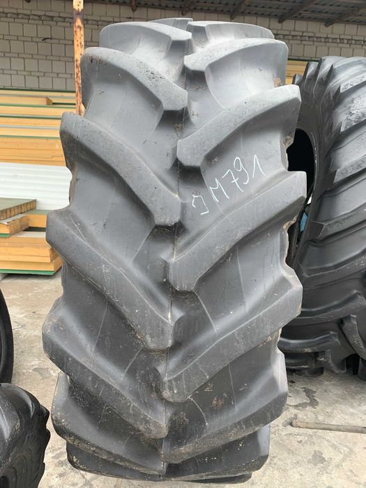 580/70R42 Pirelli TM700 JM791 JJ084