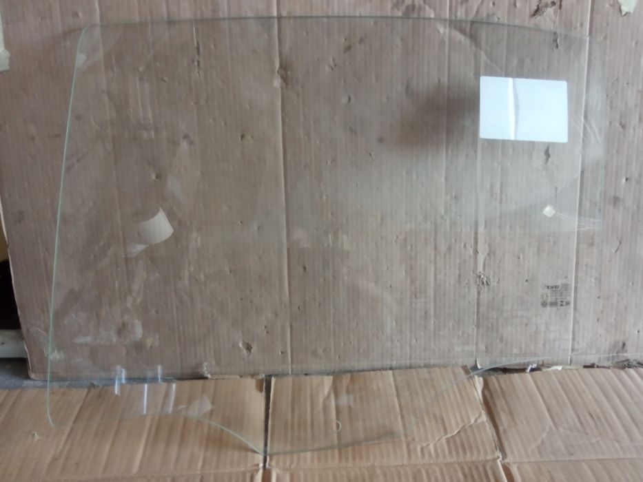 Стикло задне леве