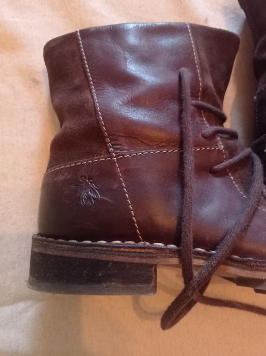 Botas pelo tornozelo