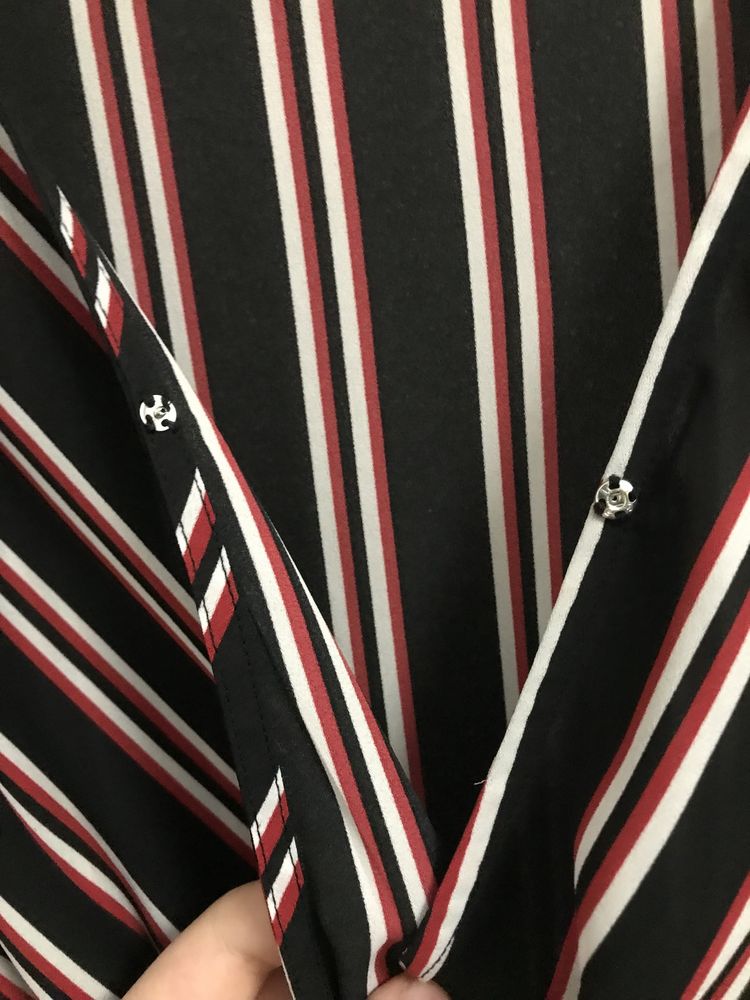 Блуза з v-образним вирізом кофта