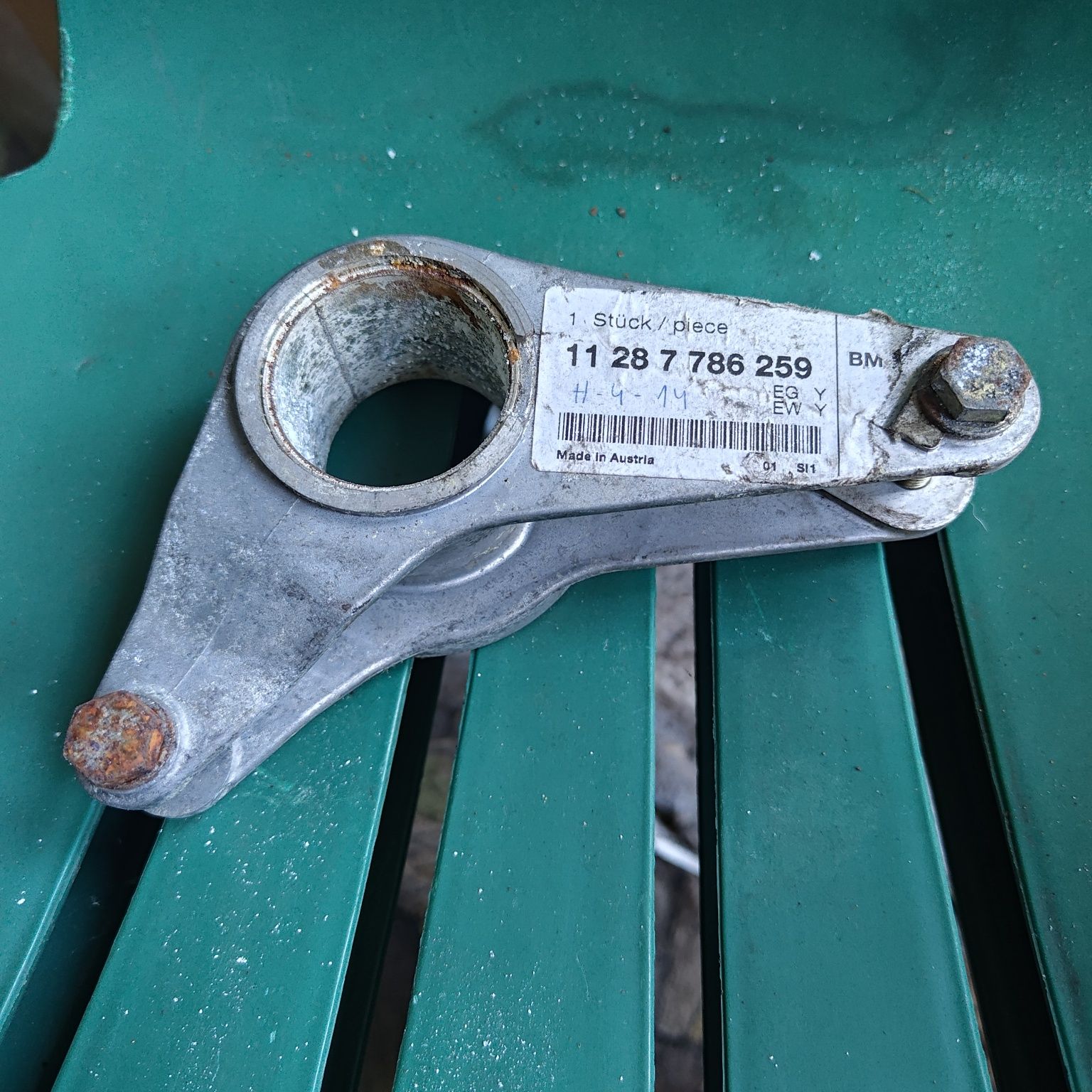 Ramię napinacza paska wielorowkowego BMW 3 (E36), 5 (E34), 5 (E39),