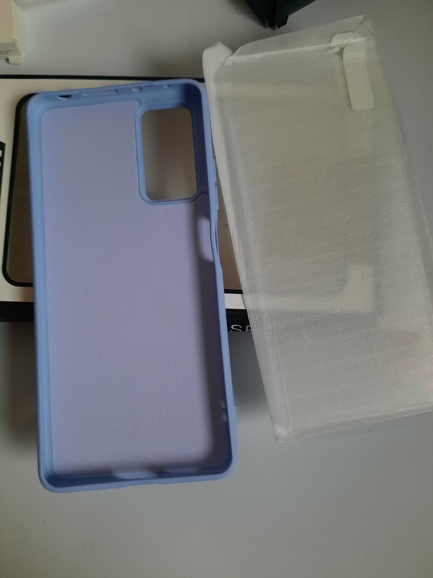 Etui na Xiaomi Redmi Note 11 pro z mikrofibrą ta szkłem hartowanym