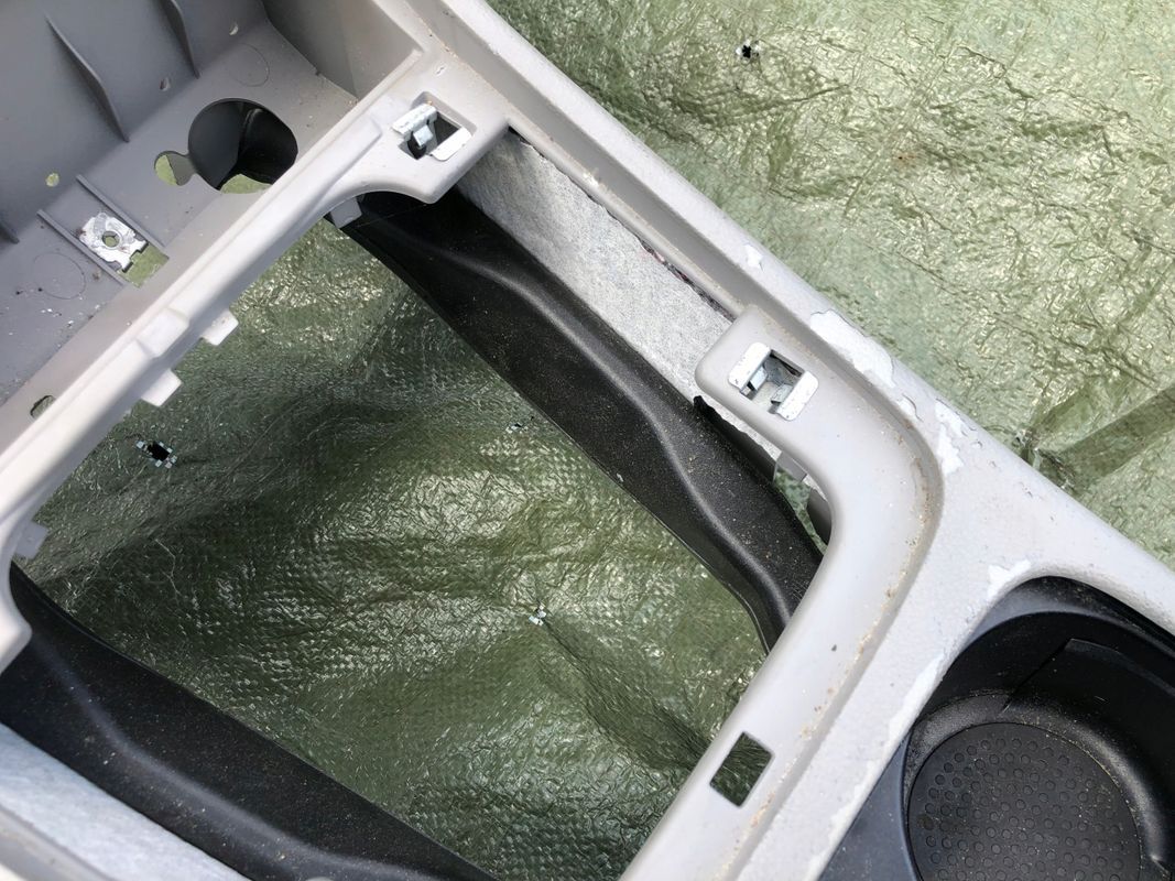 Passat B6 Obudowa Tunelu Środkowego Podłokietnik
