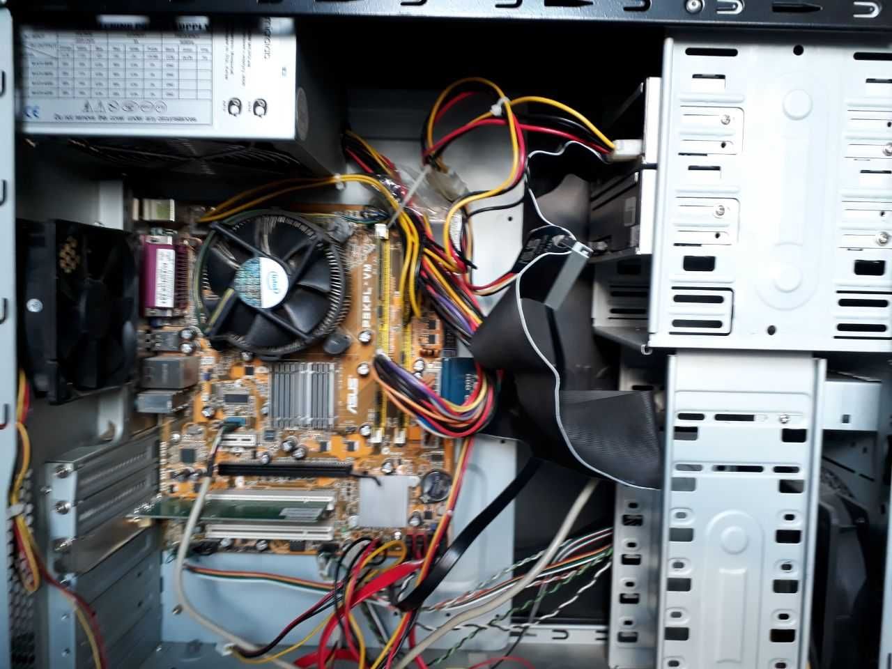 Продаю ПК — компьютер для дома/офиса (Intel) с 17-дюймовым монитором