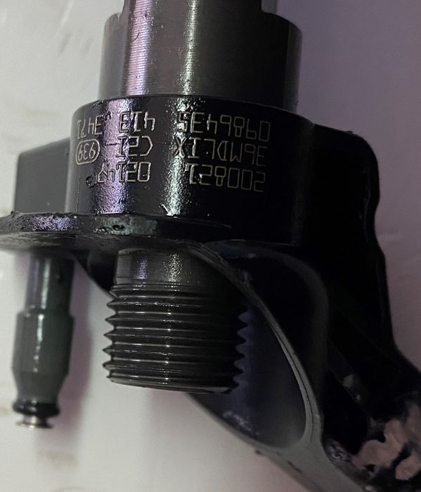 Форсунка дизельна електрична Volkswagen Touareg NF Туарег НФ CRCA 3.0