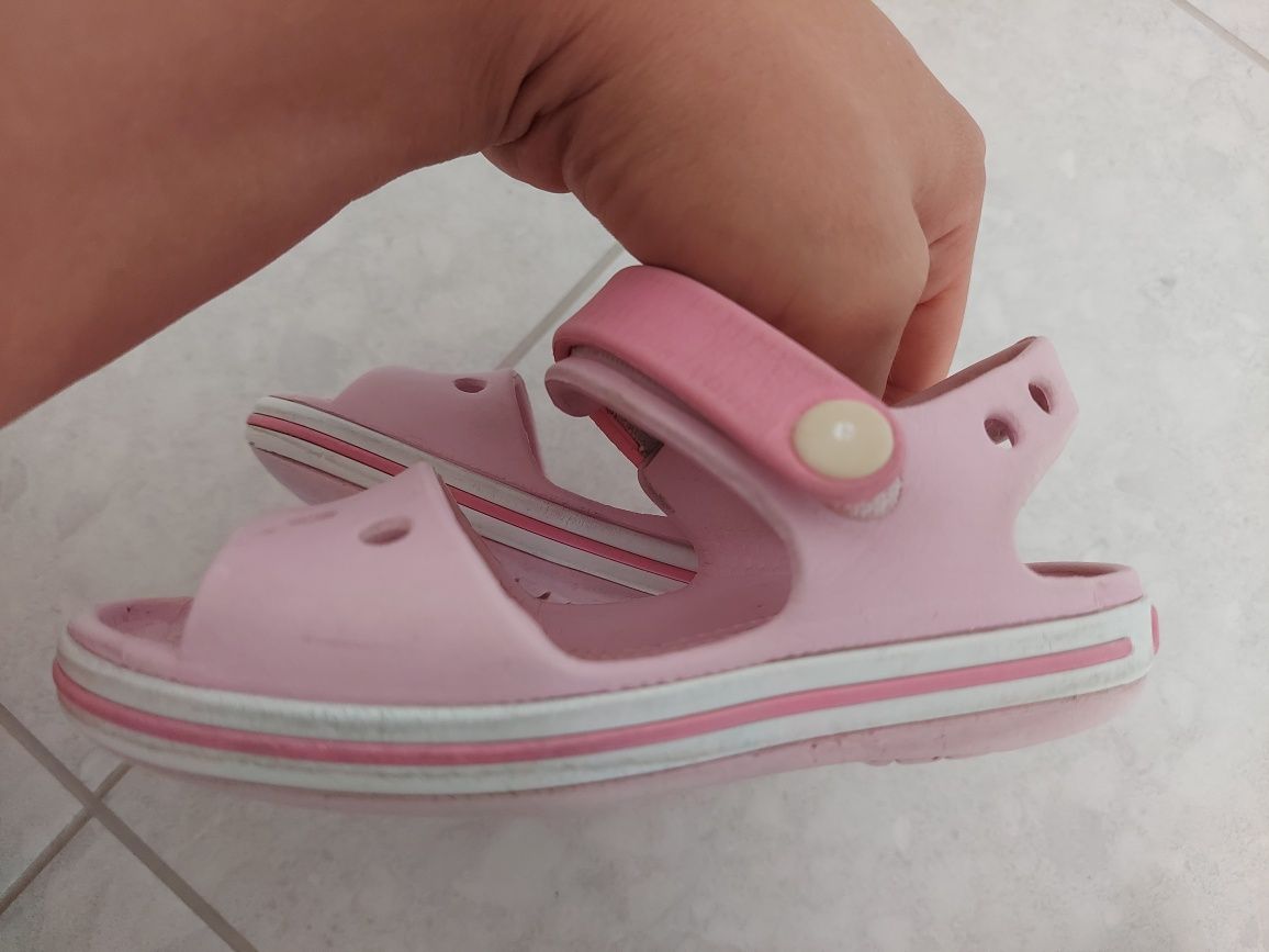 Босоніжки Crocs на дівчинку, розмір 8