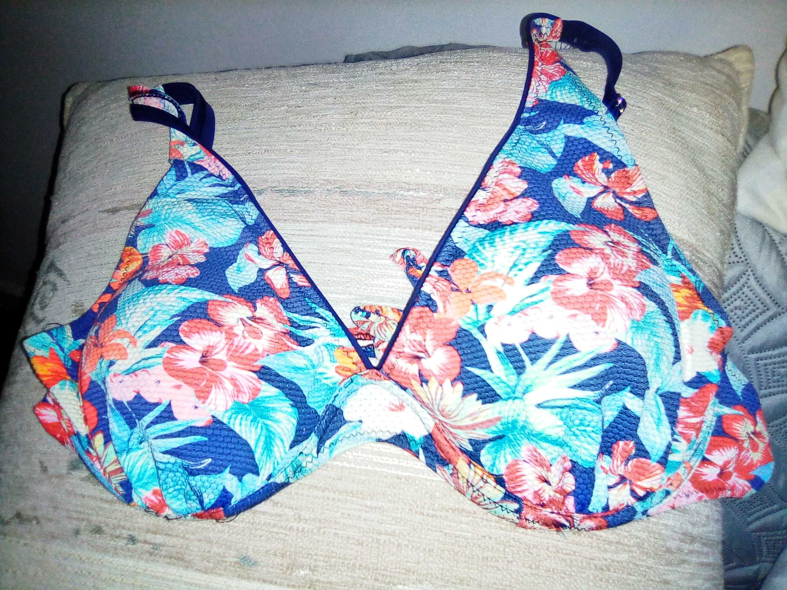 Bikini com duas peças