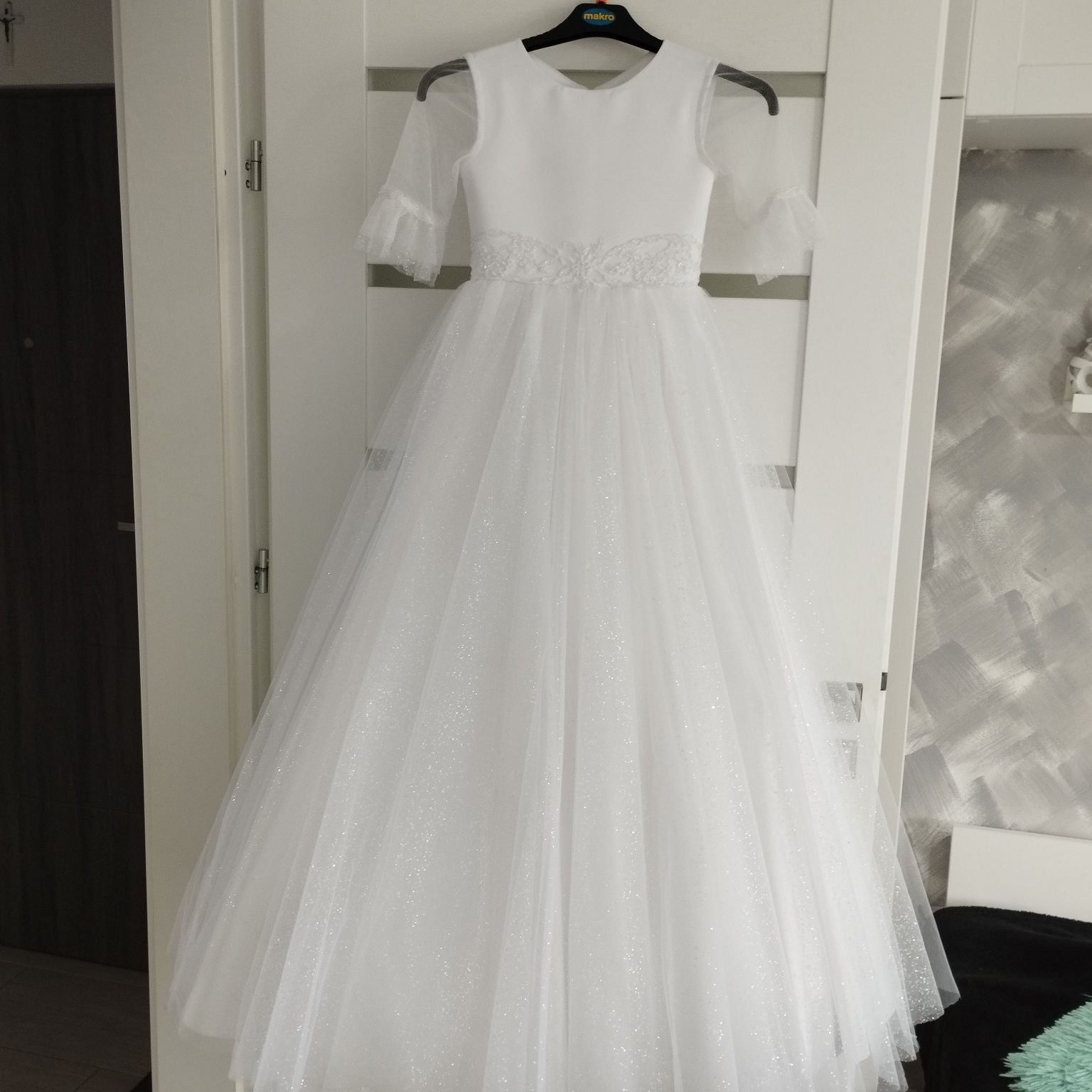 Suknia komunijna z salonu sukien ślubnych, r 134, dla księżniczki