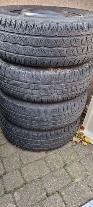 Felgi z oponami 215/70/15C Hankook Winter Icept