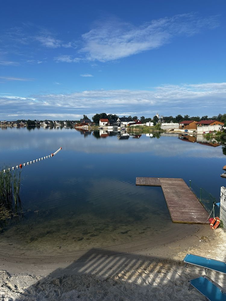 Domek caloroczny z prywatną plażą nad jeziorem w Spalonej -IBIZA