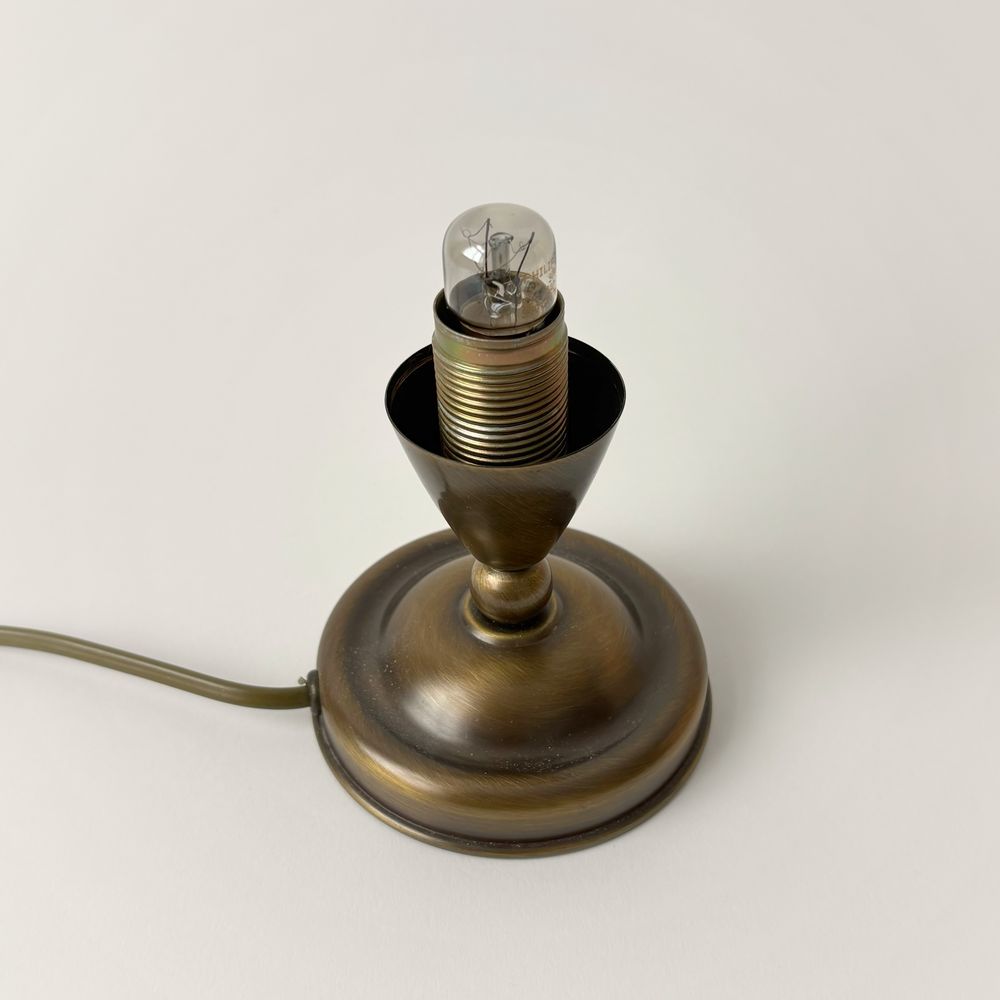 mała lampka stołowa