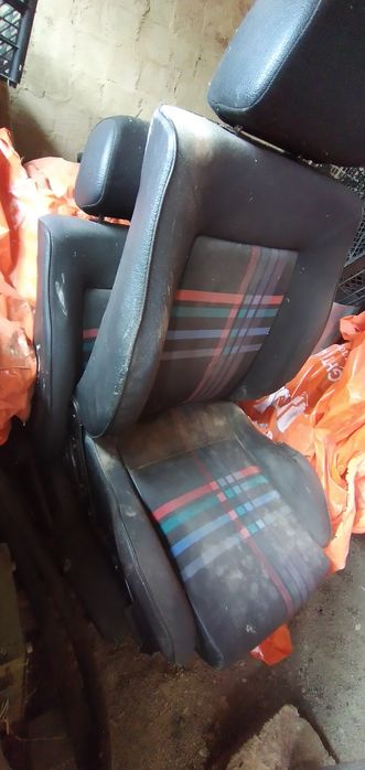 Передні сідушки .передні сідушки