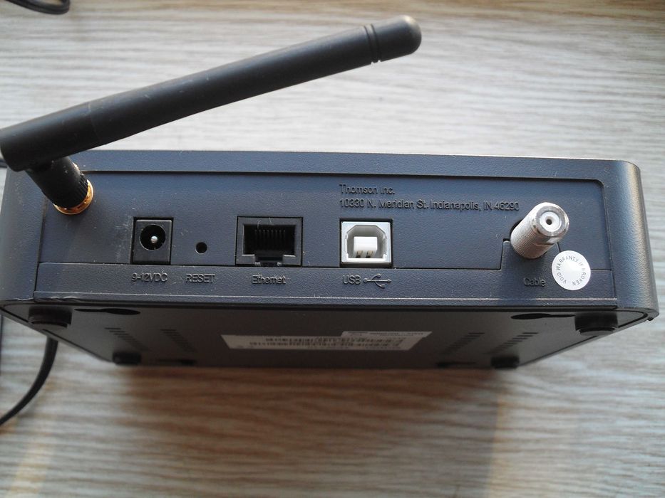 Модем Thomson TCW710 с встроенным Wi-Fi.