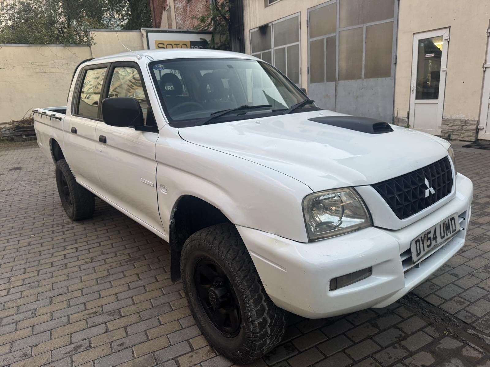 Пікап Mitsubishi L200 2004рік 2,5дизель повний привід 4х4