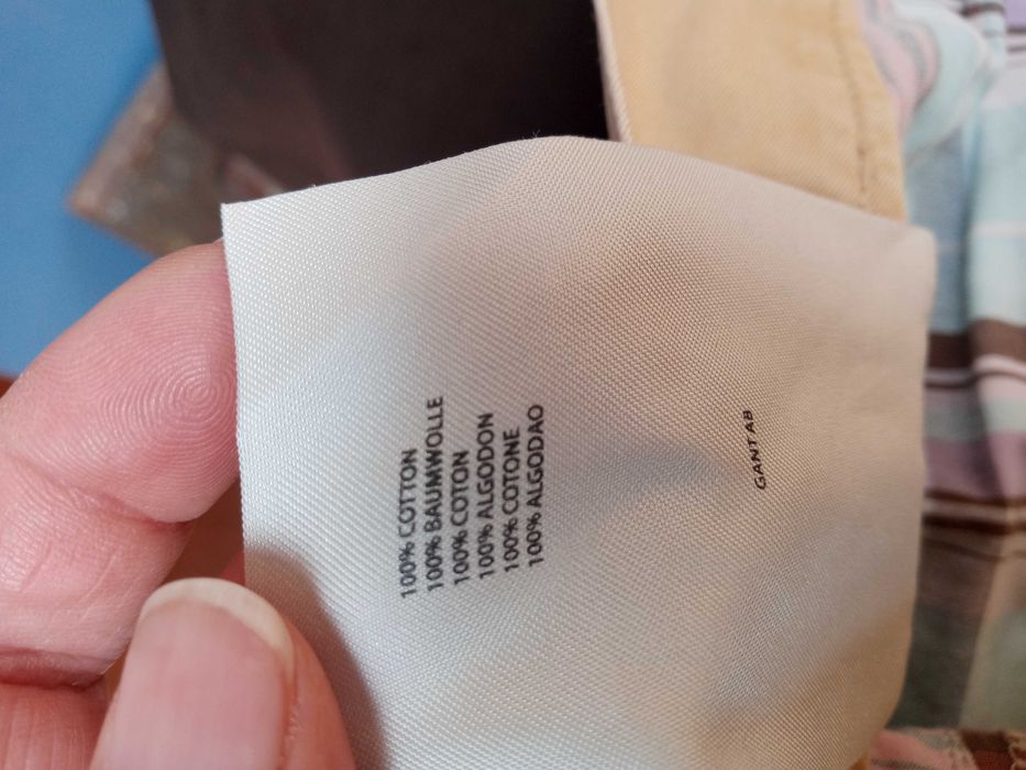 2 pares de calças.homem  1 BOSS 1 GANT