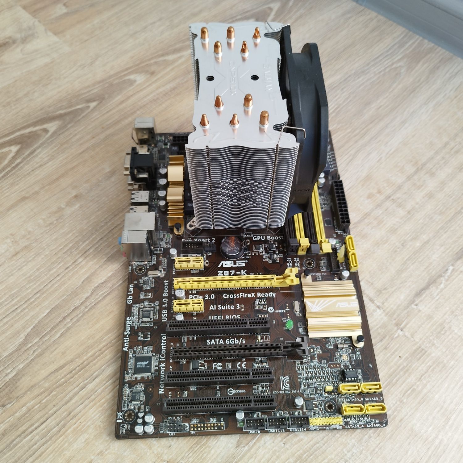 Asus Z87-K/ i7 4770k/Zalman cnps10X performa