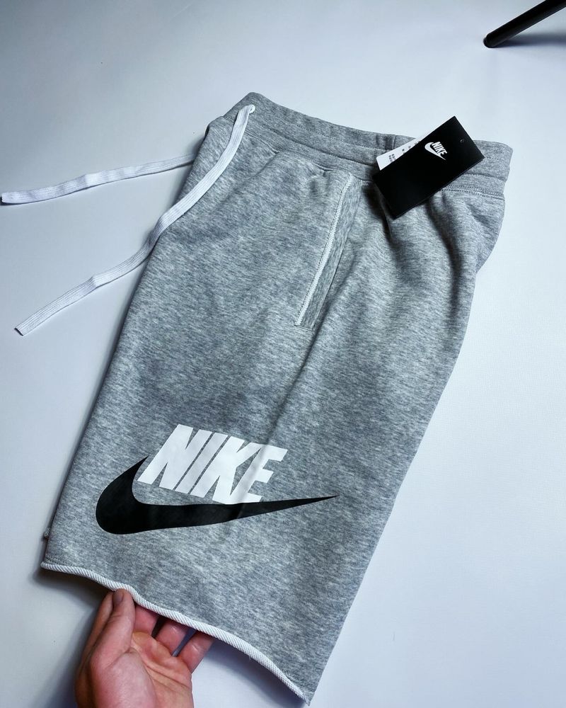 Шорти Nike чорні сірі