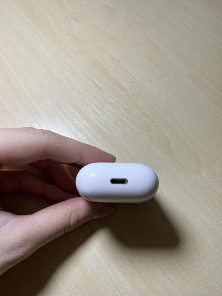 Air Pods 2 кейс оригінальний