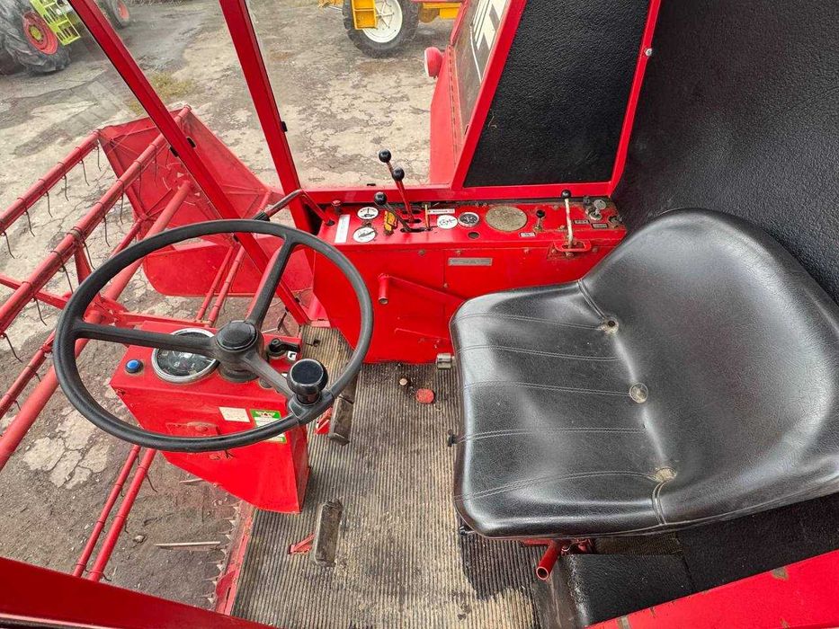 Свіжопривезений комбайн massey ferguson 240 claas,john deere Норвегія