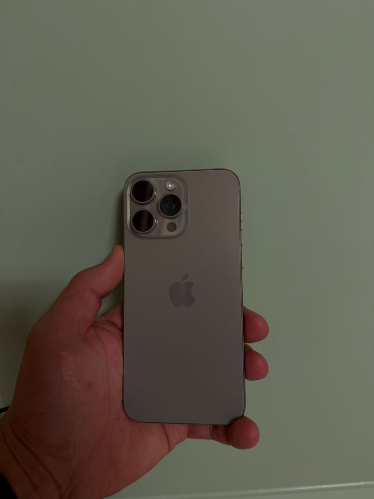 iPhone 15 Pro Max