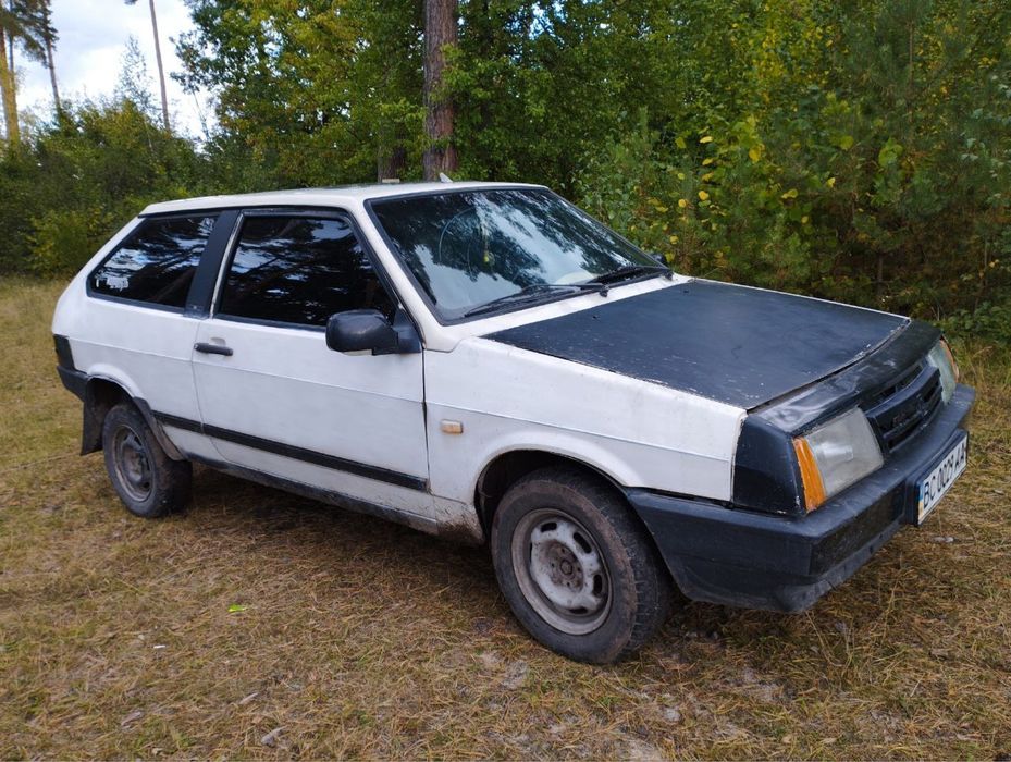 ВАЗ 2108 на повному ходу