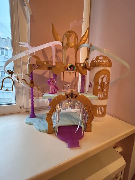 Ігровий набір My Little Pony Літаючий замок поні (56см)