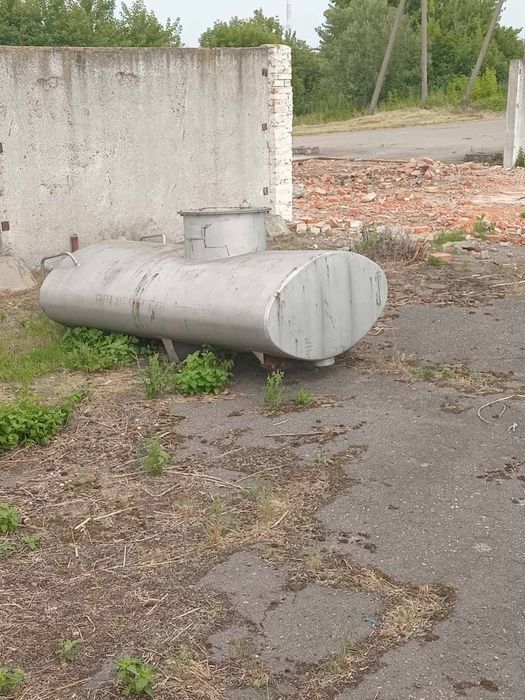 Бочка з бензовоза під пальне або воду