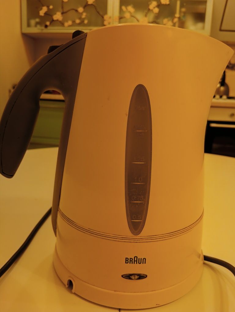 Чайник електрочайник Braun