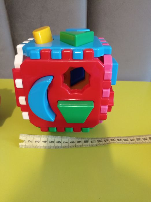 Сортер з геометричними фігурами і звірями від 12 місяців