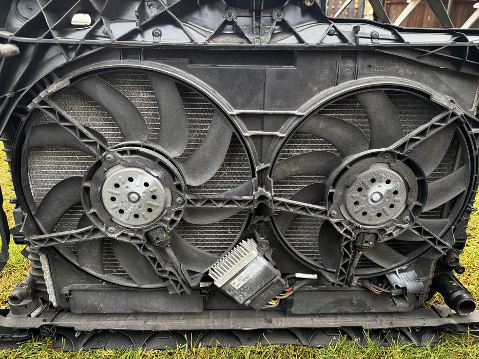 pas przedni Wentylatory chłodnice audi A6 A7 A6 3.0  993328L wiatraki