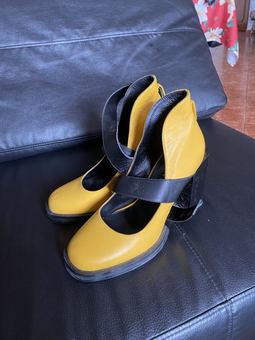 Ilvi sapatos de couro amarelo, usados pouquíssimas vezes