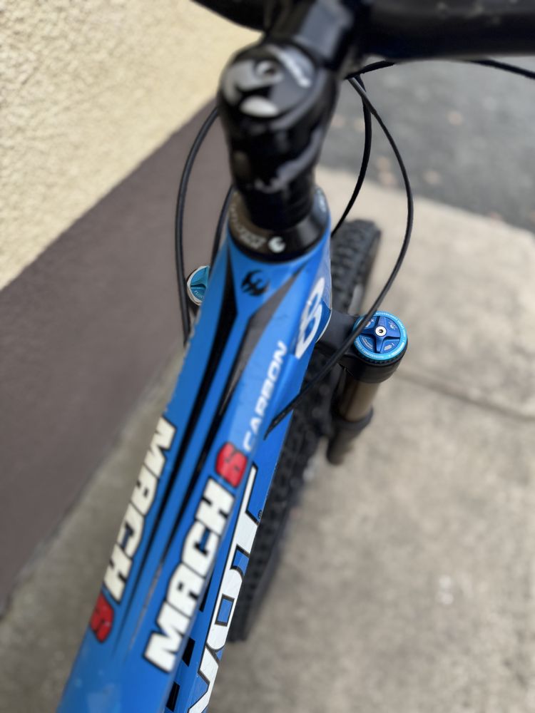 Pivot Mach 6 Carbon 27.5”