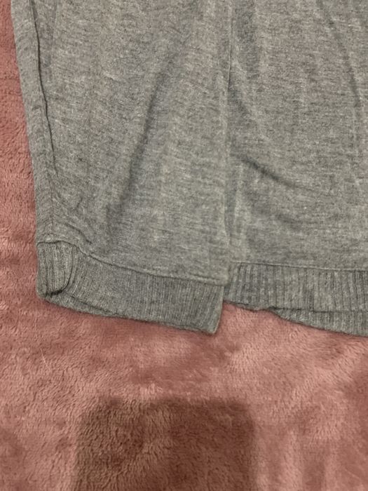 Camisola mulher básica cinza “Lefties” tamanho M com cotoveleiras