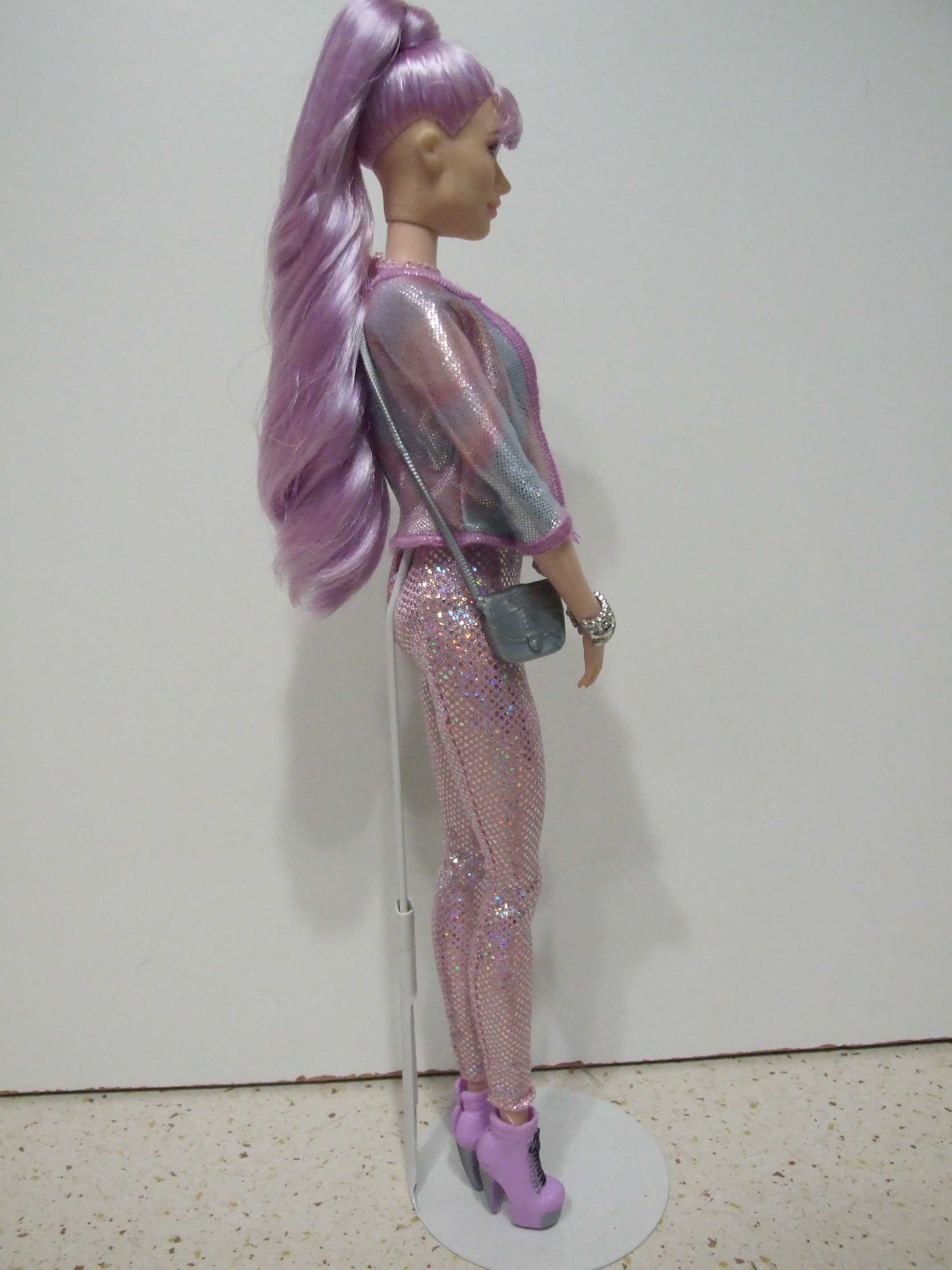 lalka Barbie Mattel made to move